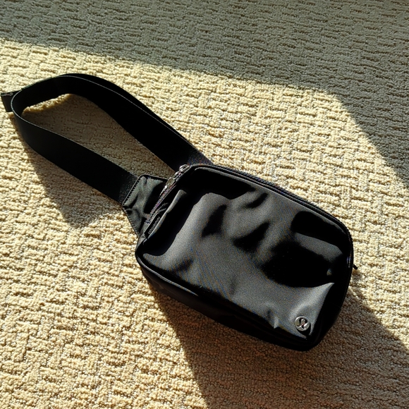 lululemon athletica Handbags - Lululemon belt bag